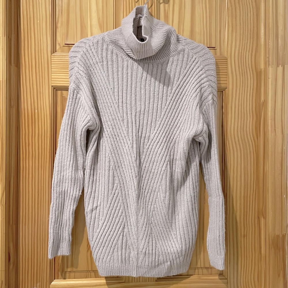 L/S turtle neck sweater